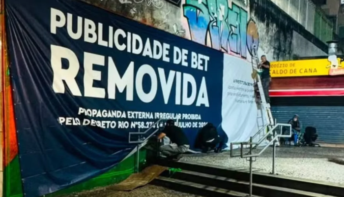Painel urbano sem propaganda de bets no Rio de Janeiro