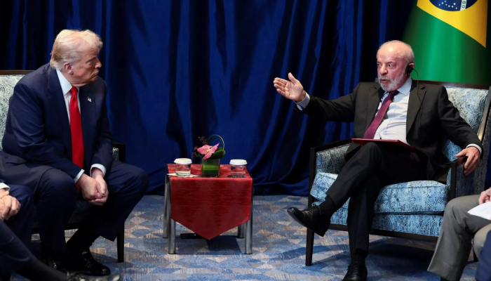 Presidente Lula durante entrevista na Índia falando sobre soberania nacional na exploração de minerais críticos e relação com Donald Trump