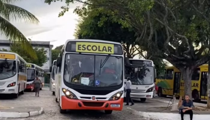 transporte universitário em Simões Filho