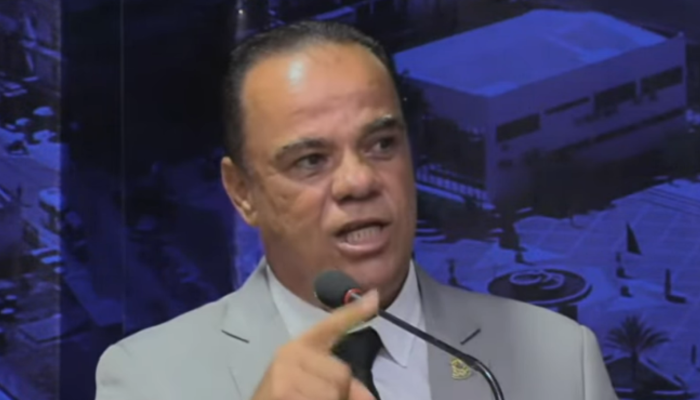 Vereadores discutem proposta sobre transporte escolar durante sessão da Câmara de Simões Filho