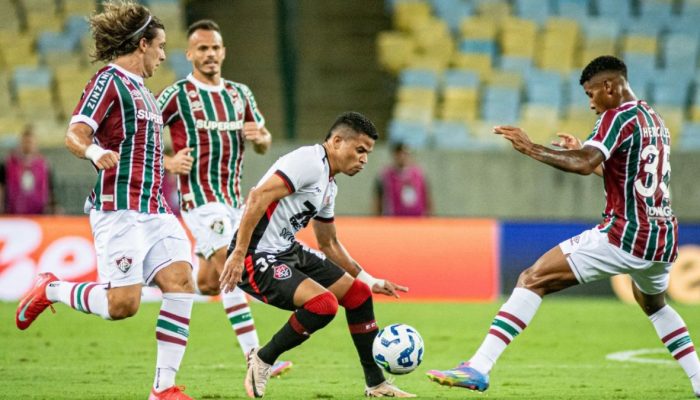 Vitória empata com Fluminense nos acréscimos no Maracanã